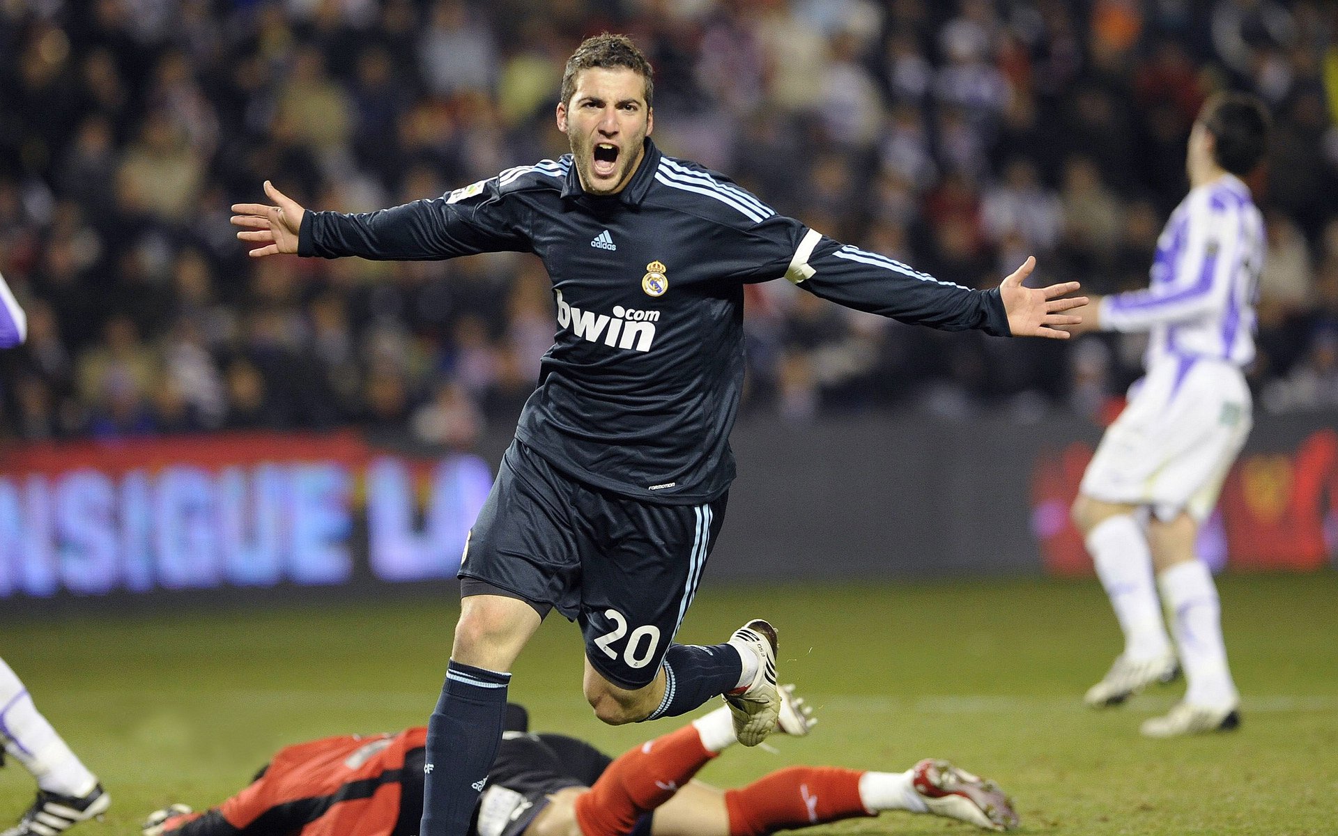 法甲终极对决：攻守皆精彩，战术纷呈，法甲水平如何