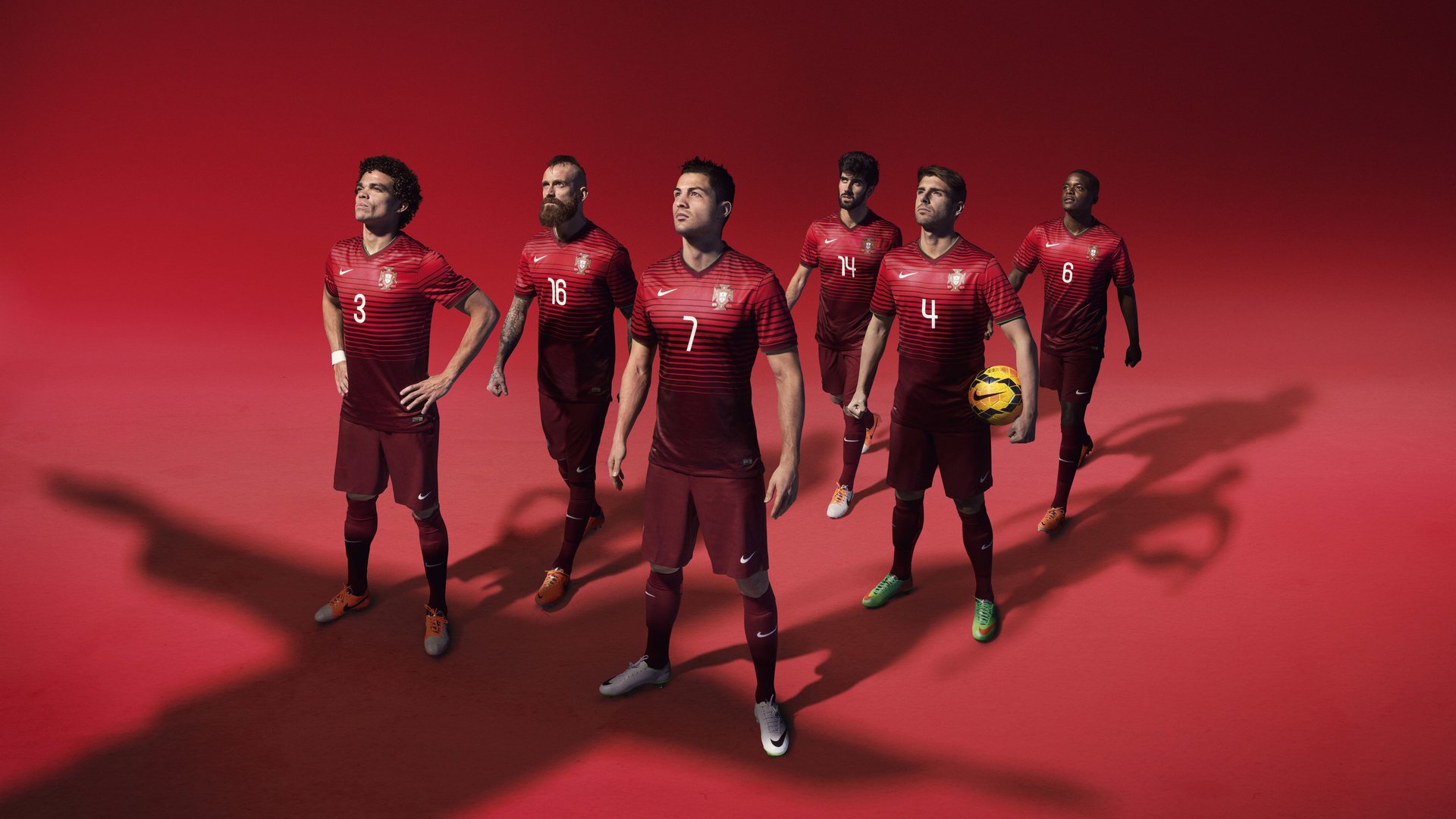 球员连续三场破门状态火热成为球队进攻端最稳定的输出点，连场破门最多的球员